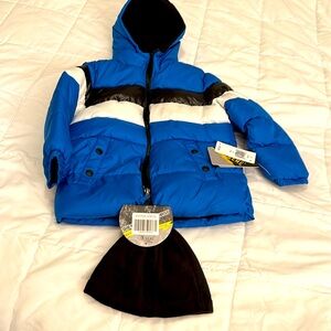 Boys puffer jacket brand new comes with hat